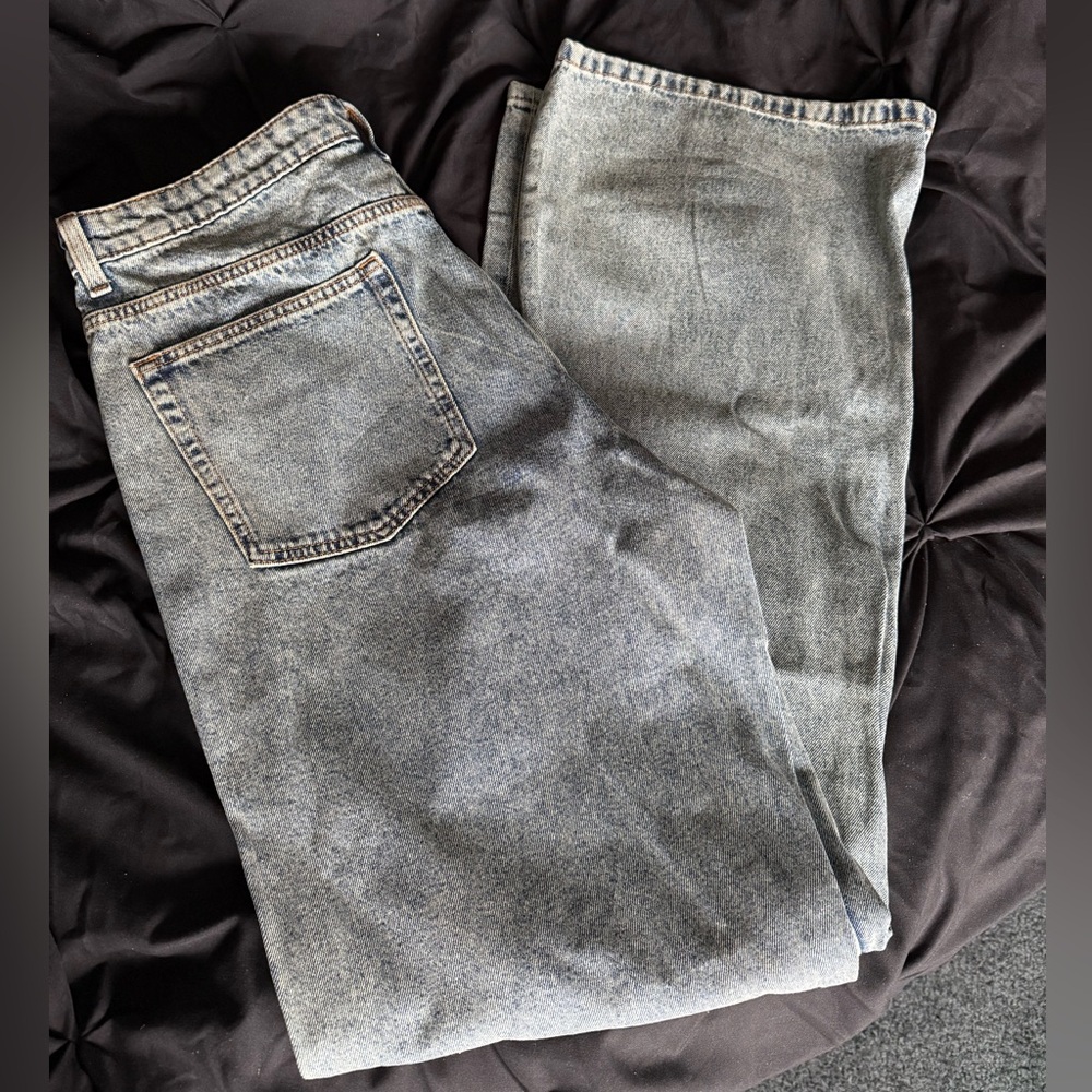 SOLD ON ANOTHER APP- ASOS Design Wide Flare Men’s Vintage Jeans 👖